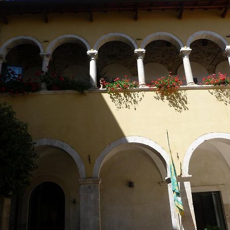 Grancia Dei Celestini Bed & Breakfast ซุลโมนา ภายนอก รูปภาพ