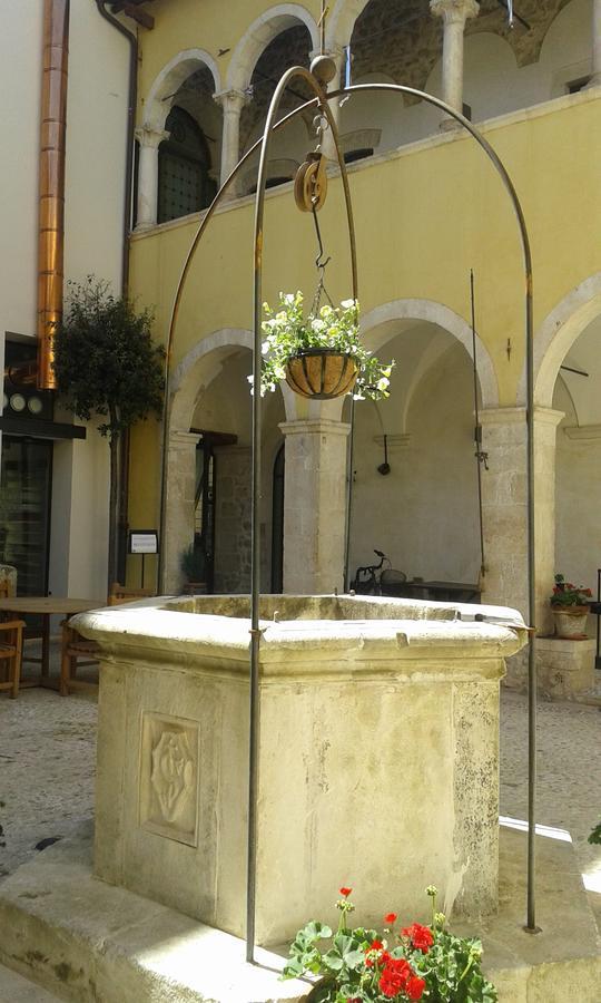 Grancia Dei Celestini Bed & Breakfast ซุลโมนา ภายนอก รูปภาพ