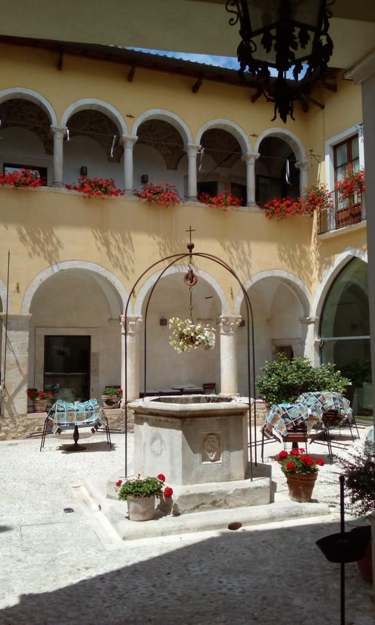 Grancia Dei Celestini Bed & Breakfast ซุลโมนา ภายนอก รูปภาพ